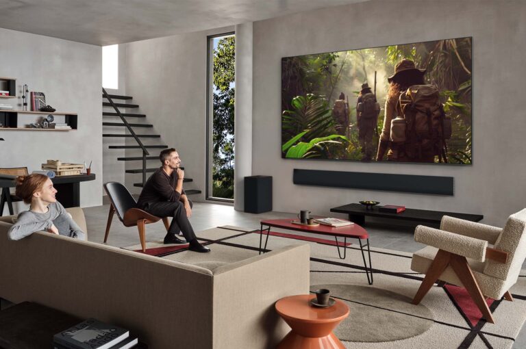 oled_g5_2025_77_gallery_13_lifestyle_image